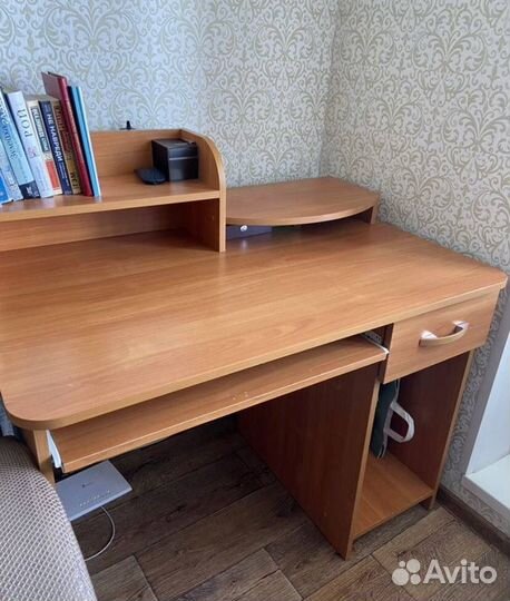 Компьютерный стол