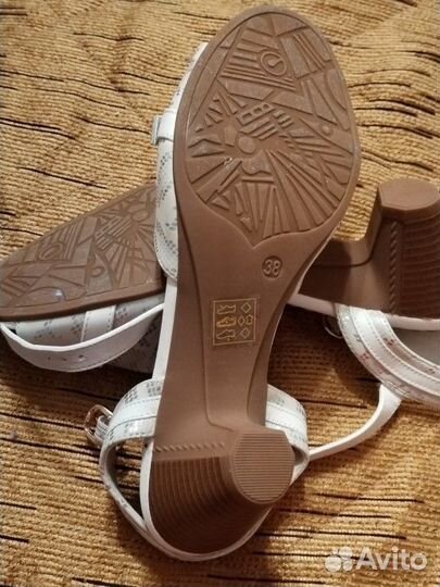 Босоножки женские 38 размер