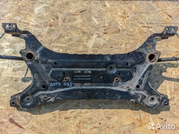 Подрамник Митсубиси Аутлендер 3 передняя балка