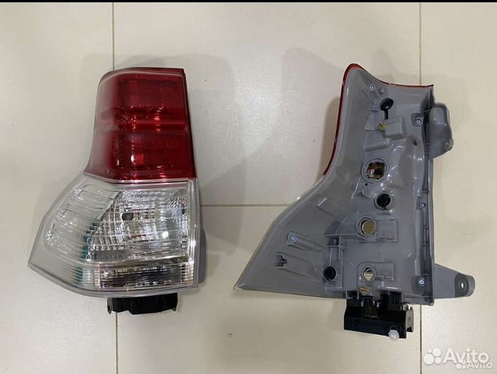 Фонарь задний (1) шт Toyota Land Cruiser 150