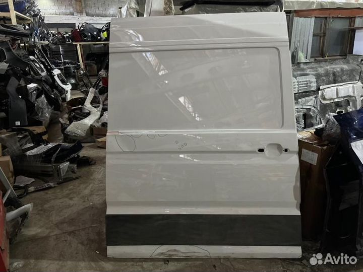 Дверь сдвижная правая VW Crafter (2017-н.в.)