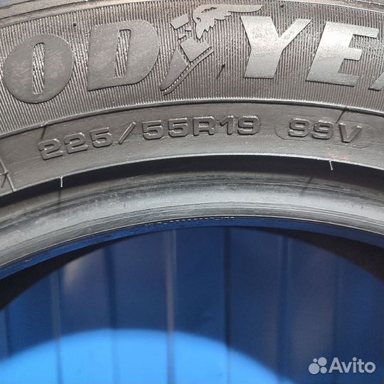 Goodyear EfficientGrip Performance SUV 225/55 R19