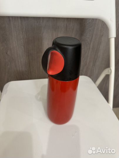 Термос с кружками