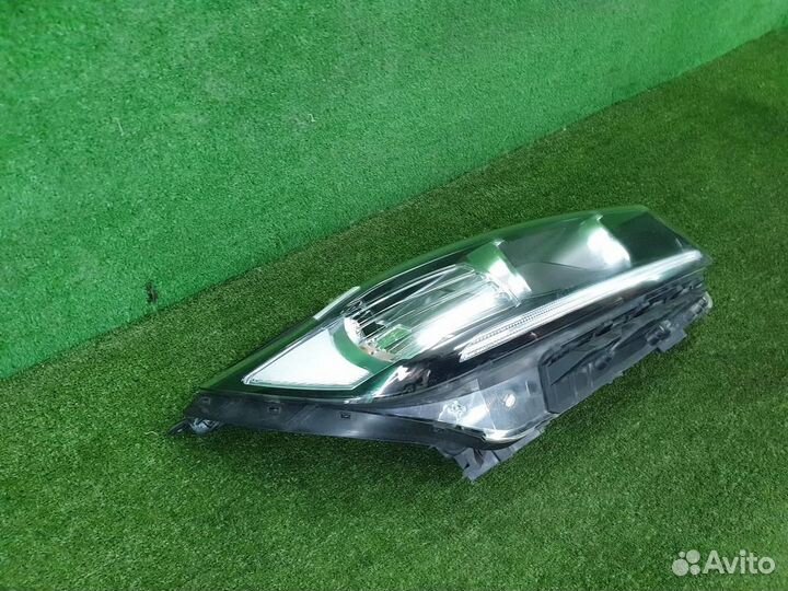 Фара правая Kia Sorento/Sorento Prime