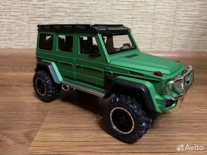 Машинка Мерс Гелик с выхлопом