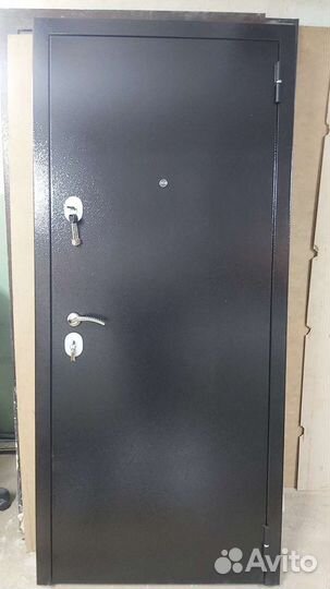 Двери металлически входные
