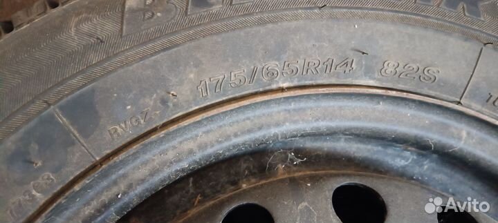 Bridgestone Blizzak Revo GZ 175/65 R14 с дисками н