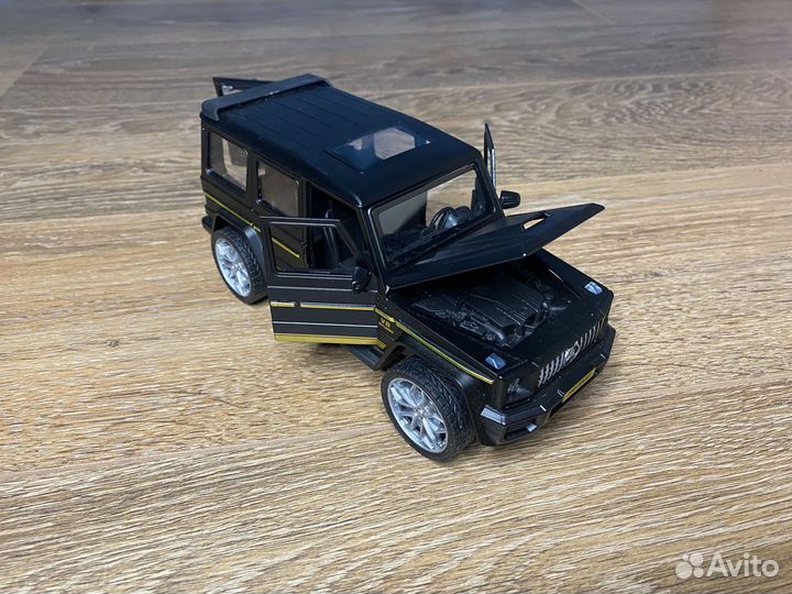 Металлическая машина Гелентваген Мерседес-Benz AMG