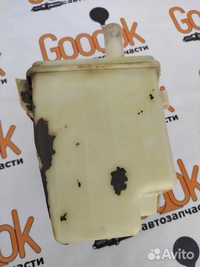 Бачок стеклоомывателя Nissan Primera P11