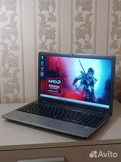 Игровой Samsung i3/8/HD/ATI/SSD/15'6