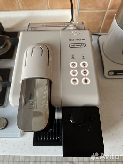 Кофемашина Nespresso Delonghi