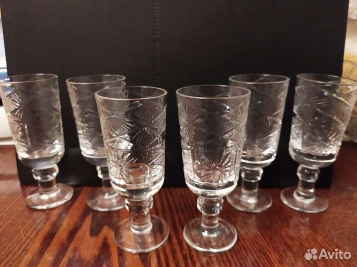 Графин хрустальный с рюмками и другой хрусталь