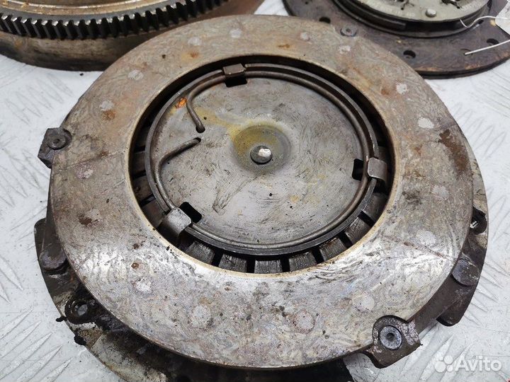 Маховик (демпфер сцепления) для Volkswagen Golf 4