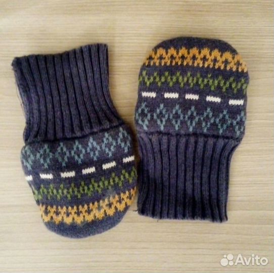 Шапка и варежки Mothercare