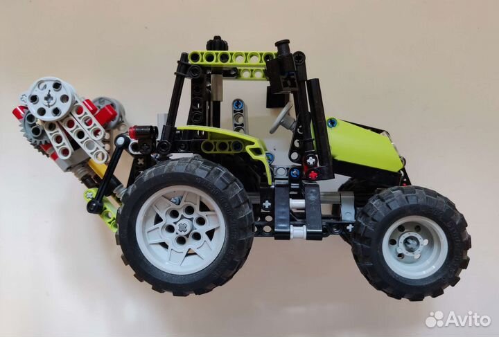 Lego Technic 9393 Tractor