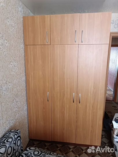 Шкаф плательный