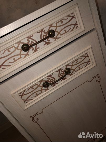 Письменный стол