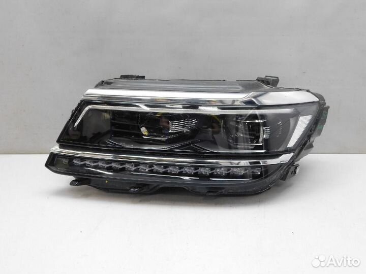 Фара левая Volkswagen Tiguan