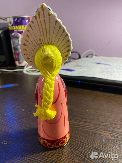 Деревянная кукла ручной работы