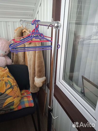 Вешалка раздвижная