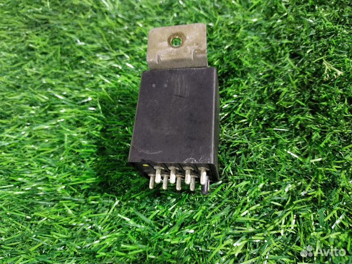 Реле двигателя Mercedes Vito (W638)