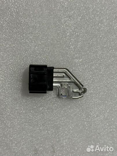 Датчик массы передний Toyota Camry V70/V75