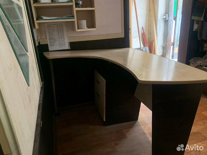 Стол угловой