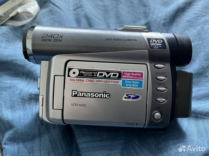 Видеокамера Panasonic VDR-M30