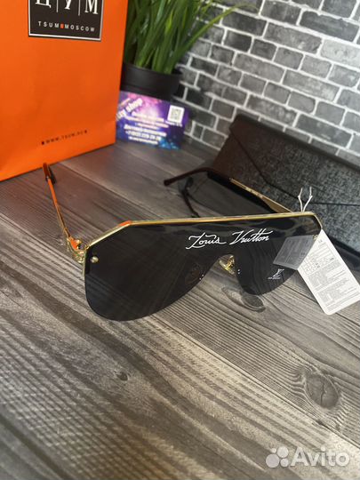 Солнцезащитные очки