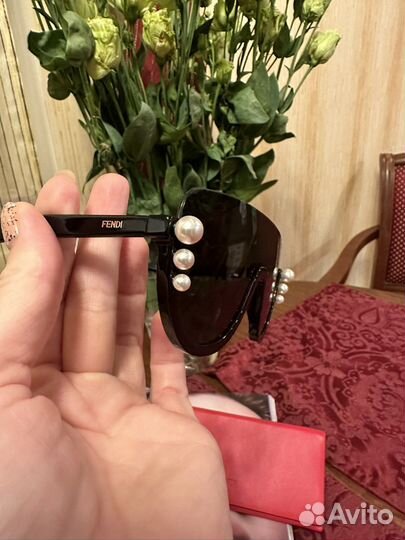 Солнцезащитные очки Fendi