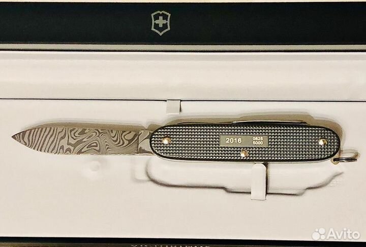 Нож Victorinox Pioneer X Alox Damast LE 2016