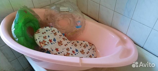 Детская ванночка для купания с подставкой