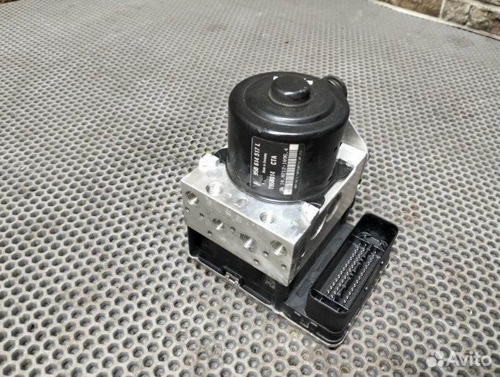 Блок управления тормозами/насос ABS Porsche Macan