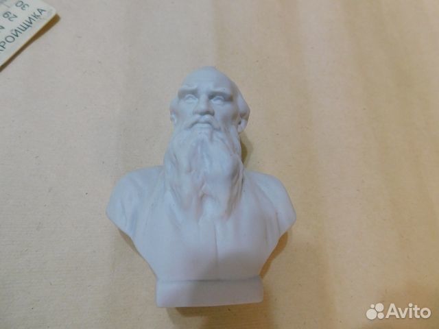 Бюст Л.Н. Толстой белый фарфор-бисквит СССР.в инте