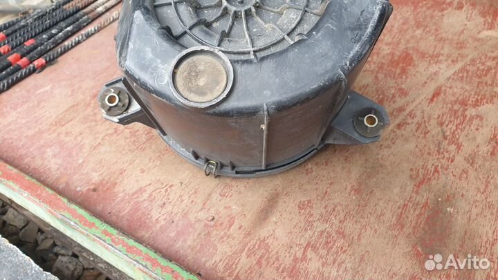 Корпус воздушного фильтра на mazda bongo SK54