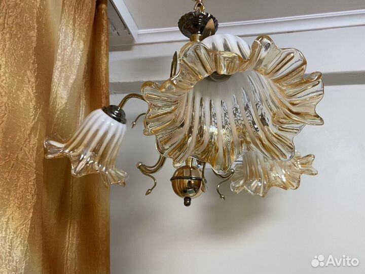 Люстра потолочная (три светильника)