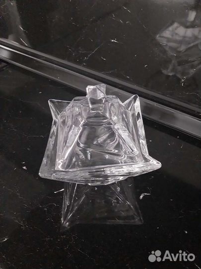 Ваза с крышкой. Толстое стекло. Новая