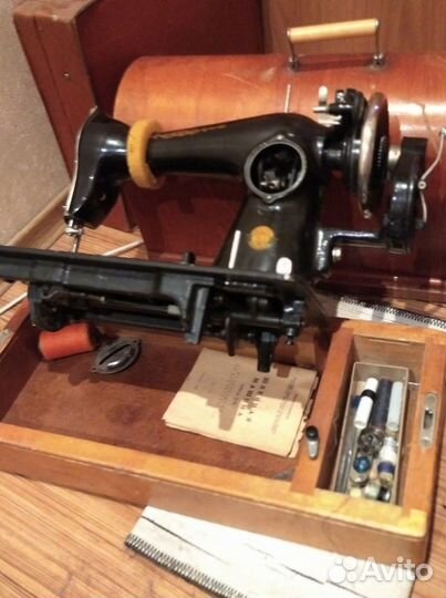 Продам швейную машинку бу