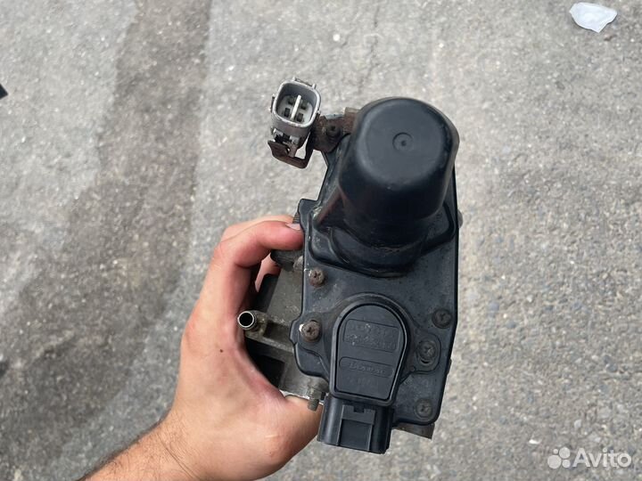 Дросельная заслонка Toyota crown 2jz fse 3Л