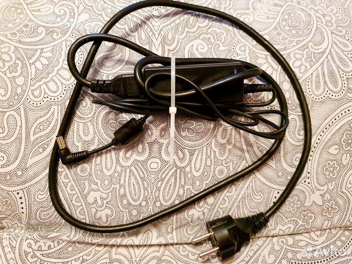 Зарядное устройство для ноутбука