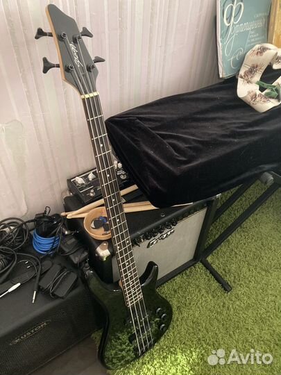 Бас гитара stagg