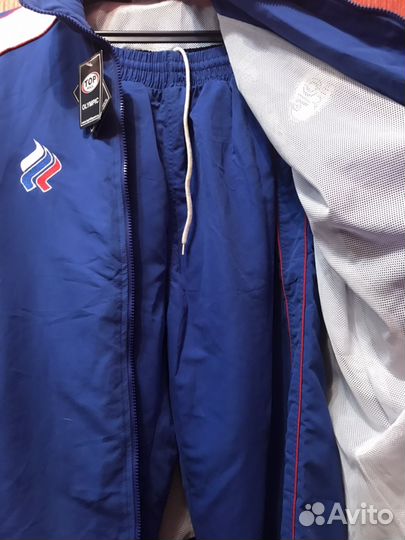 Спортивный костюм