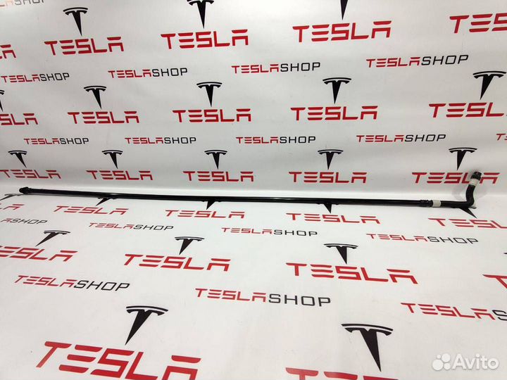 Патрубок системы охлаждения основной батареи Tesla