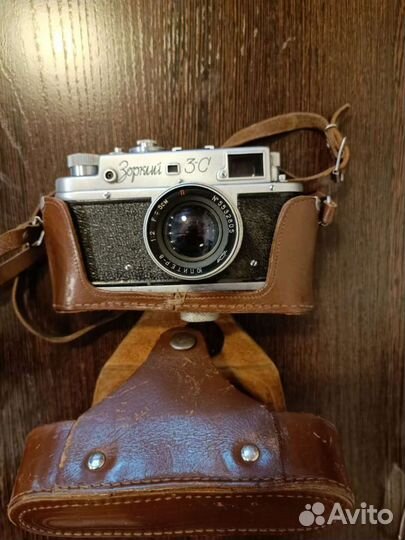 Плёночные фотоаппараты Зоркий 3-С и Зенит Е