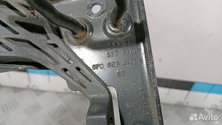 Б/У Крючок капота Audi A3#002