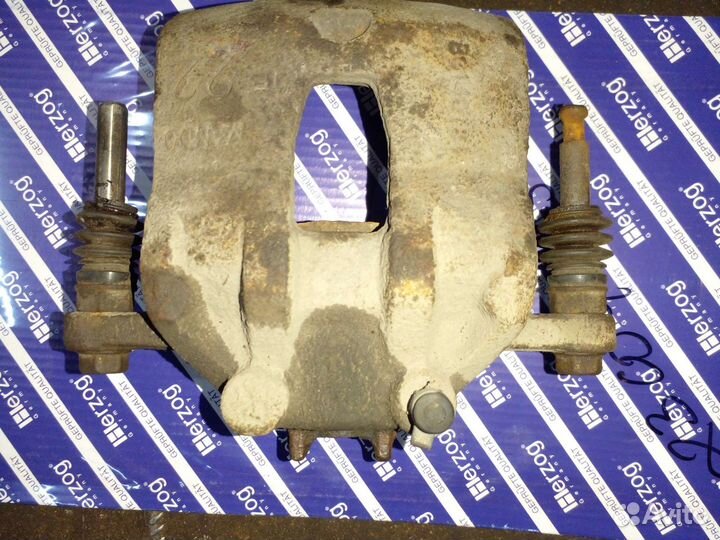 Суппорт правый