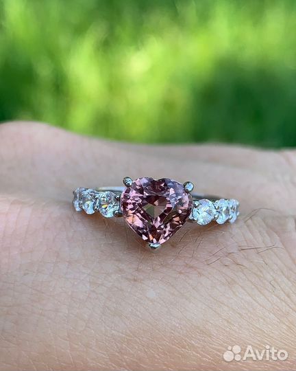 Кольцо с розовым цирконом