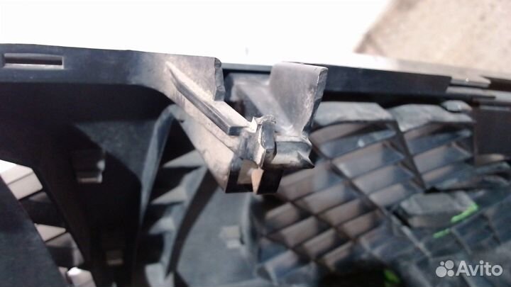 Решетка радиатора Nissan Titan, 2005