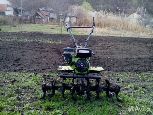 Картинка вспашка земли мотоблоком