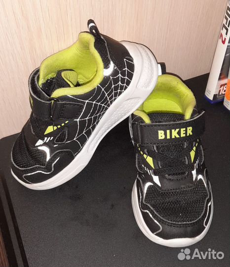 Кроссовки размер 23